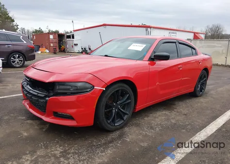 2016 Dodge Charger Sxt z USA, uszkodzony, nr VIN 2C3CDXHG1GH247498